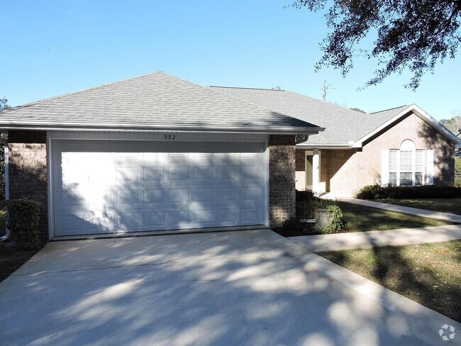 Building Photo - 952 Lake Dr