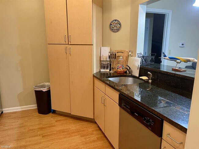 Building Photo - 2 br, 2 bath Condo - 433 Fountain View 433