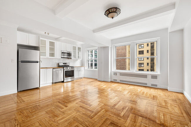 Building Photo - 433 W 34th St