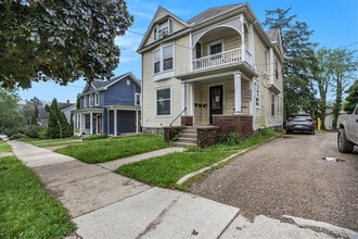 Building Photo - 528 S 5th Ave