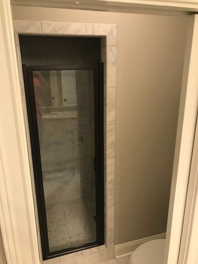 Building Photo - Townhome Available for August!