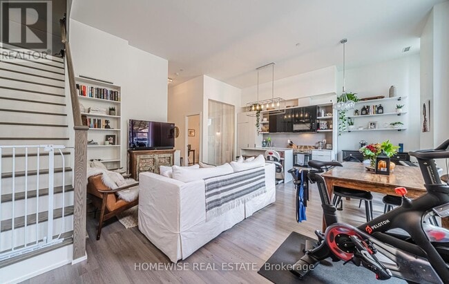 Building Photo - 6 Parkwood Ave