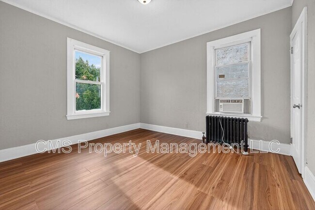 Building Photo - 706 Chestnut St