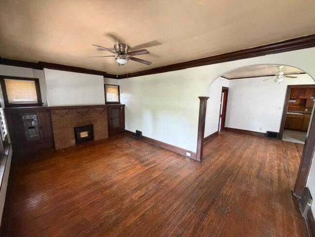 Building Photo - 3376 W 95th St