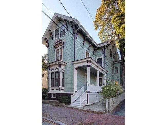 Building Photo - 325 Spring St