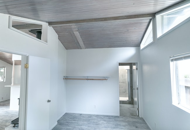 Building Photo - 1 Bedroom/1 Bathroom - Isla Vista