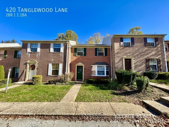 Foto del edificio - Spacious 2-BR Townhome in Dallastown Schoo...