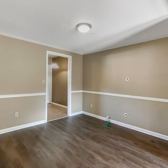 Foto del edificio - Cozy 3 Bed 2 Bath Available Fall 2025!