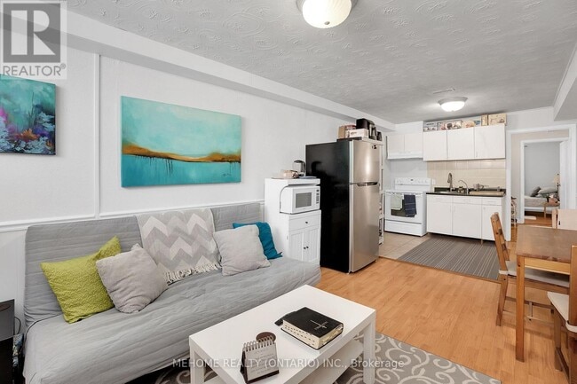 Building Photo - 1508 Sandgate Crescent