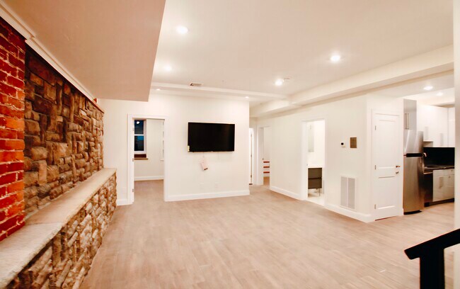 Foto del edificio - 1614 Beacon St