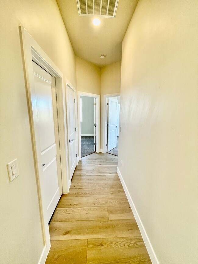 Foto del edificio - Four-Bedroom Home Near Shooting Star Park in Washington Fields