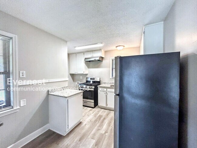 Foto del edificio - 3199 Brookmeade St