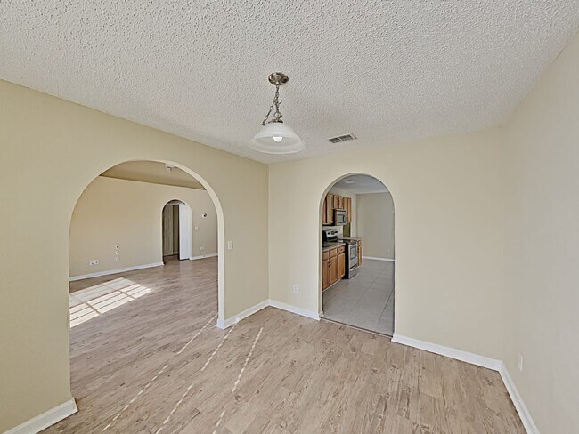 Building Photo - 7624 Fawn Lake Dr N