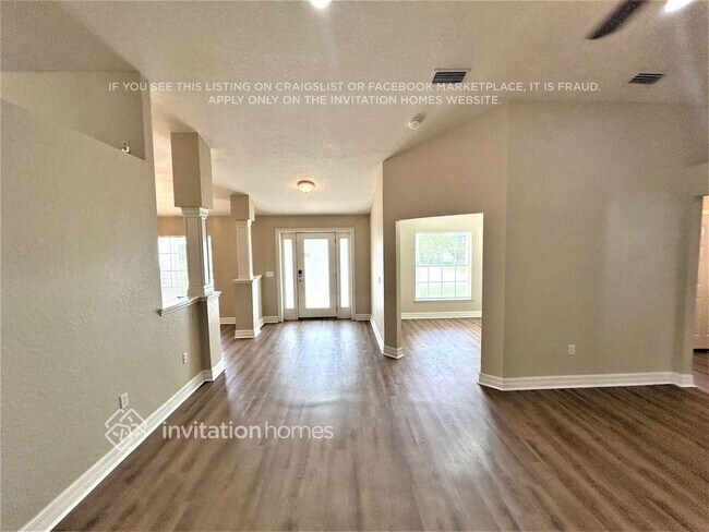 Foto del edificio - 6511 Bristol Oaks Dr