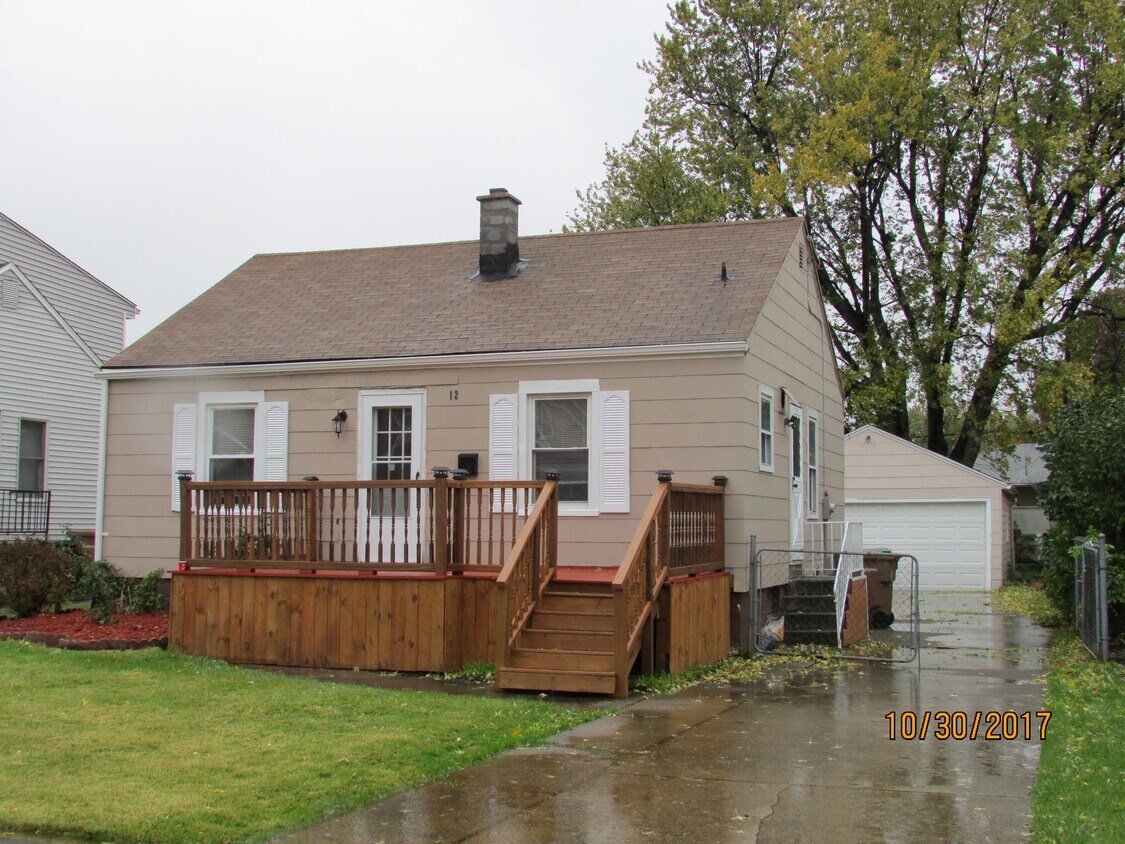 Building Photo - 12 Mildred Dr
