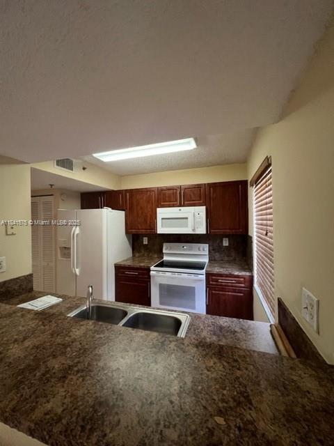 Building Photo - 210 Riviera Cir