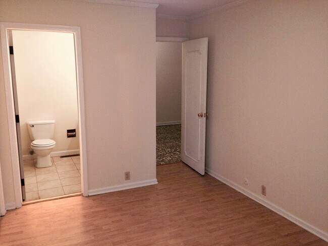 Foto del edificio - 905 W Carson St