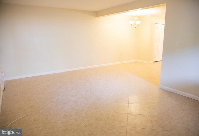 Building Photo - 5600 Bismach Dr