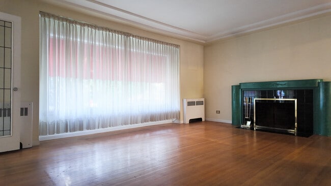 Building Photo - 65 W 49th Ave