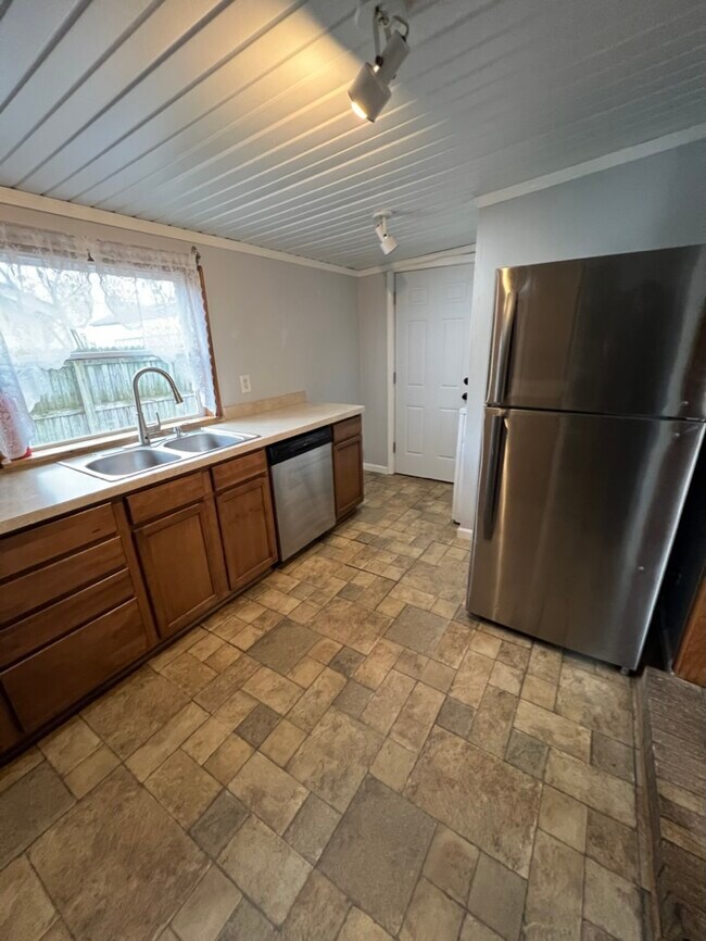 Foto del edificio - 1020 Cooper Ave