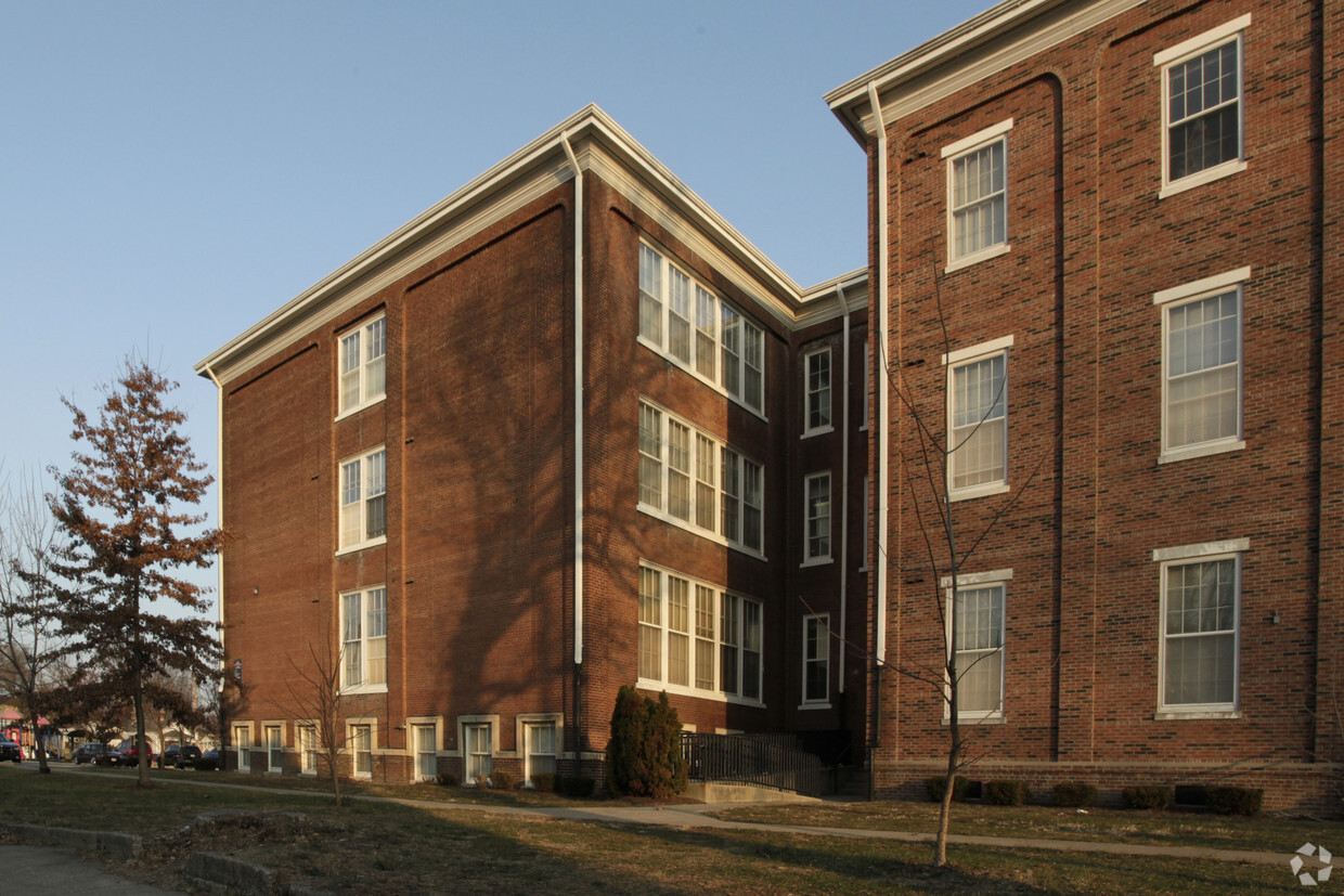 Building Photo - Roosevelt Apartments