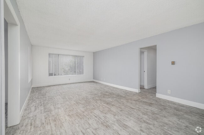 3 habitaciones, 2 baños - 120 m² - Sala de estar - 355 Coronado Ave.