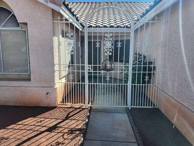 Building Photo - Charming Single-Story 3-Bedroom Home with Spacious Backyard