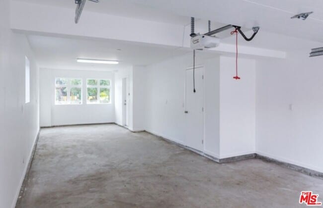 Building Photo - 6007 1/2 Barton Ave