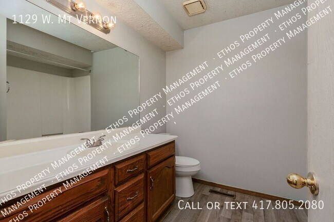 Building Photo - 1129 W Mt Vernon St