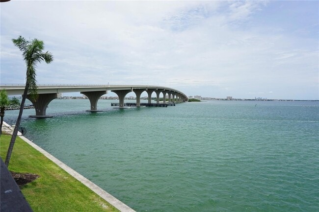 Foto del edificio - 103 1st St E