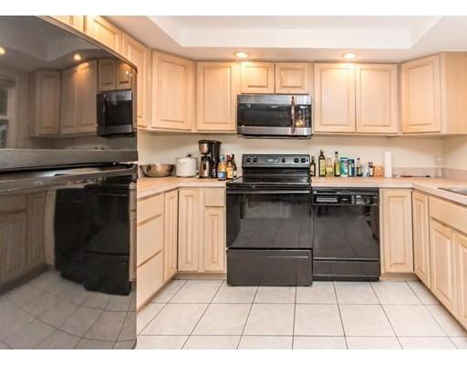 Foto del edificio - 28 College Farm Rd