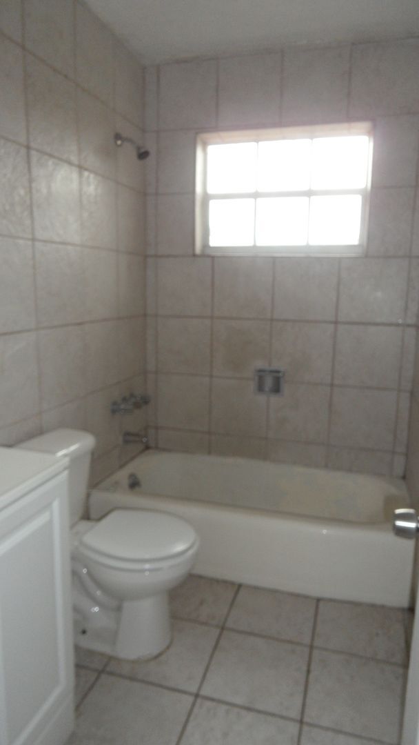 Building Photo - 3-Bed, 2-Bath Single-Family Home in Hollywood!