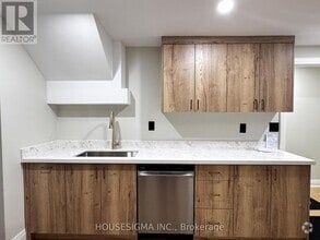 Building Photo - 9-B9 Delevan Ct