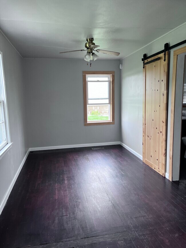 Foto del edificio - 639 S Main Ave