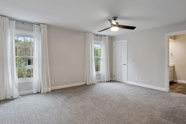 Building Photo - 859 Downing Square