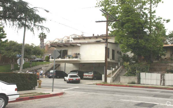 Primary Photo - 4743 Gambier St