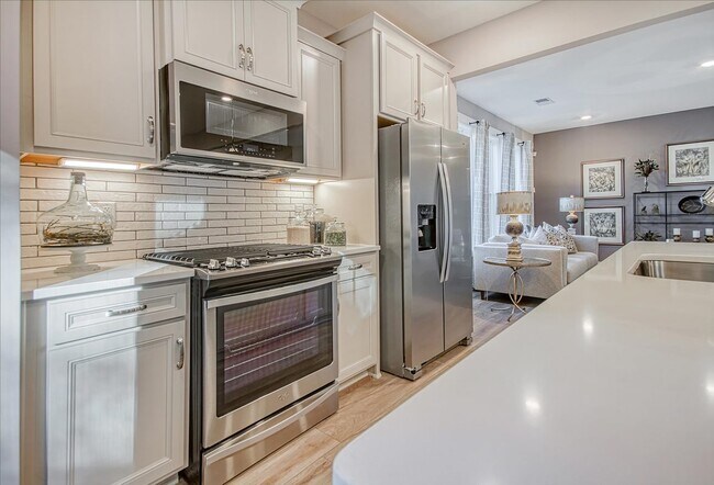 Building Photo - 151 Shallons Dr