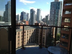 Building Photo - 811-1811 Helmcken St