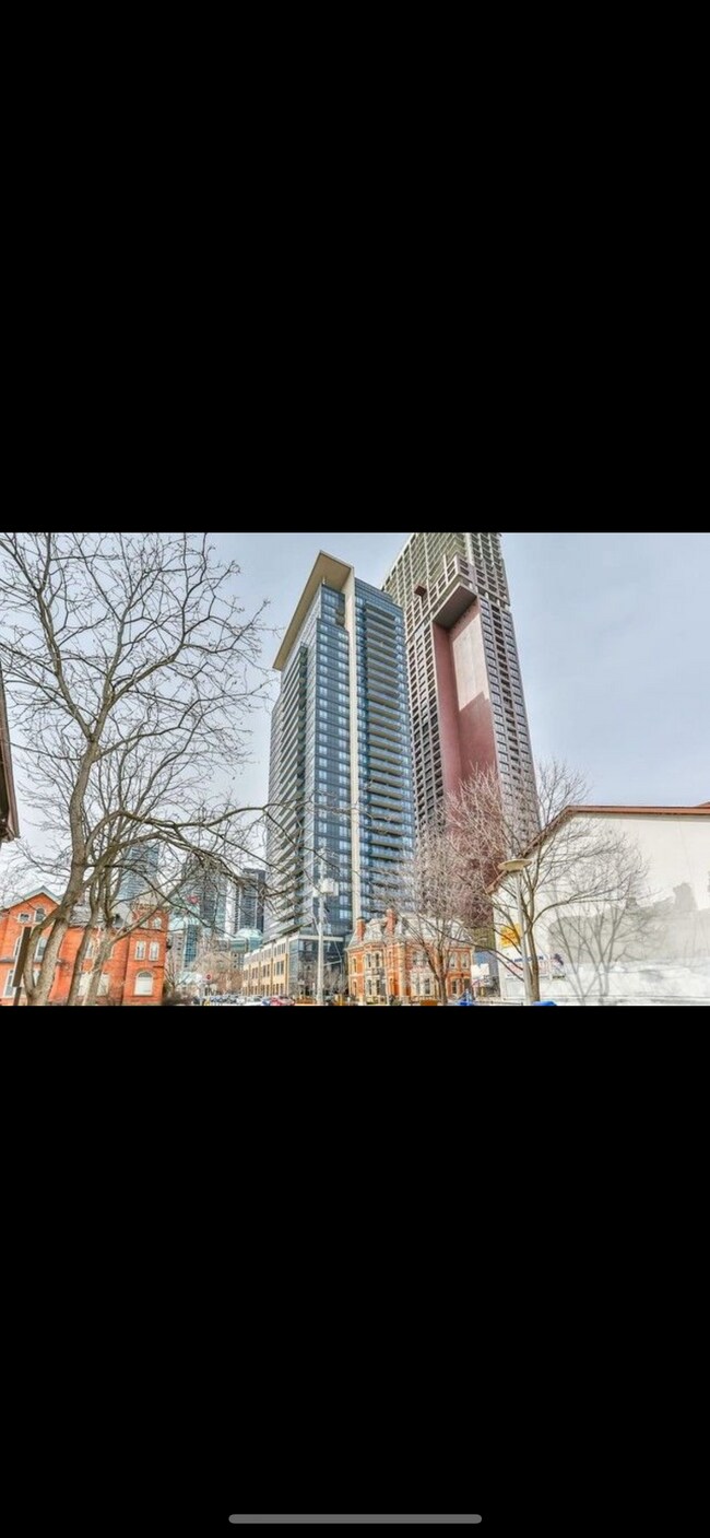 Building Photo - 28 Linden St