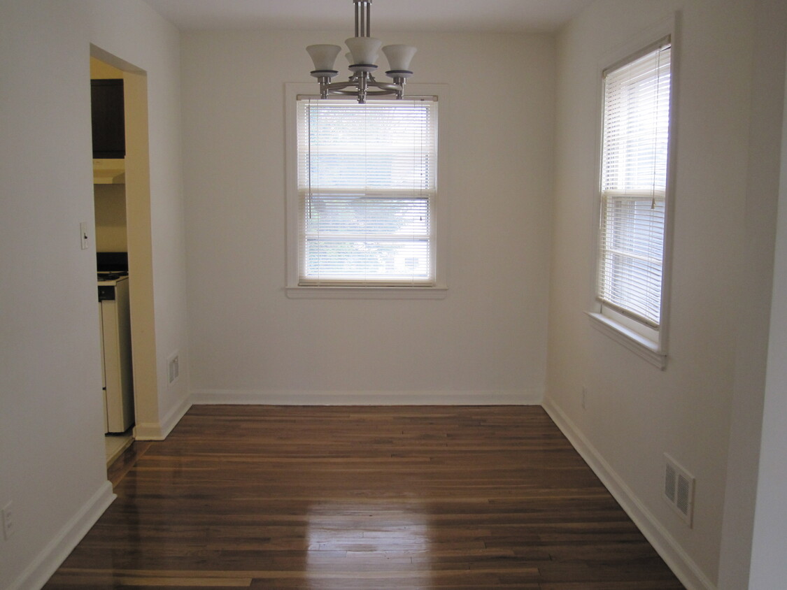 COMEDOR - 96 Porter Ave