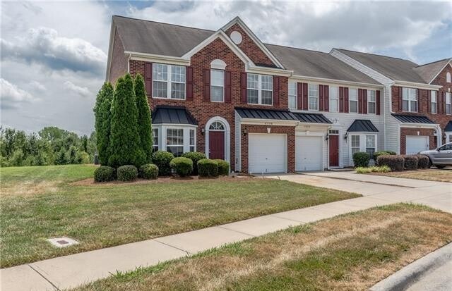 Beautiful, Move in ready, 3 Bedroom 2.5 B... - Beautiful, Move in ready,  3 Bedroom 2.5 B...