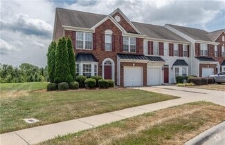 Building Photo - 4098 Holly Villa Cir