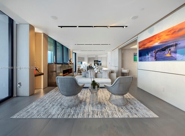 Building Photo - 18555 Collins Ave