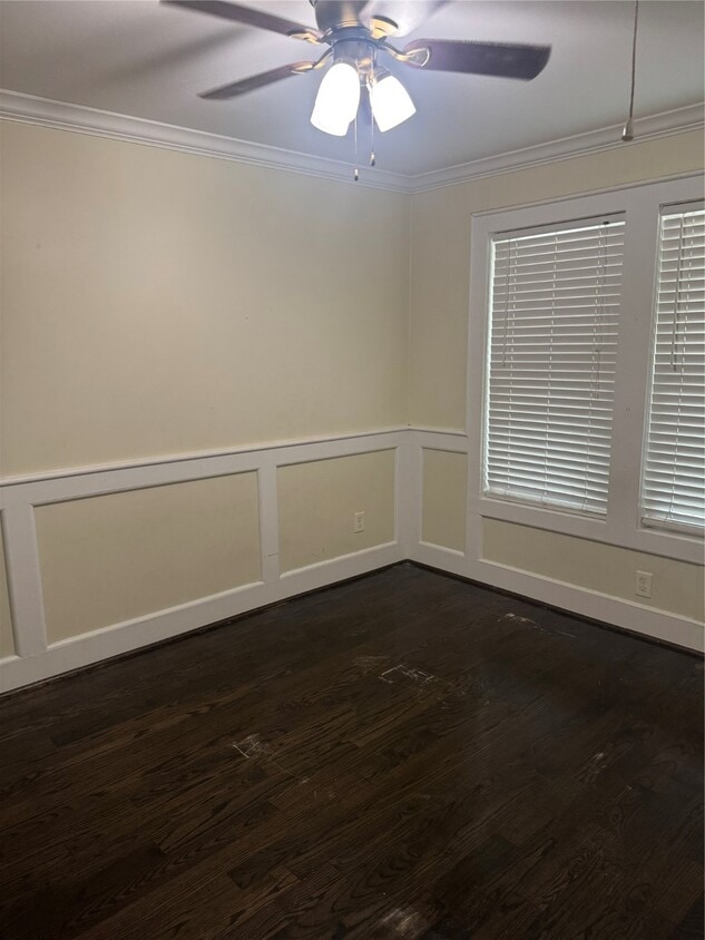 Building Photo - 434 Lenard St