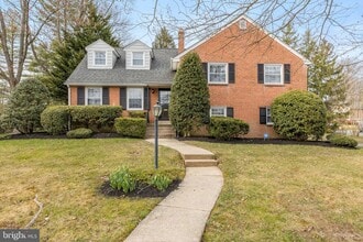 Building Photo - 235 Prospect Dr