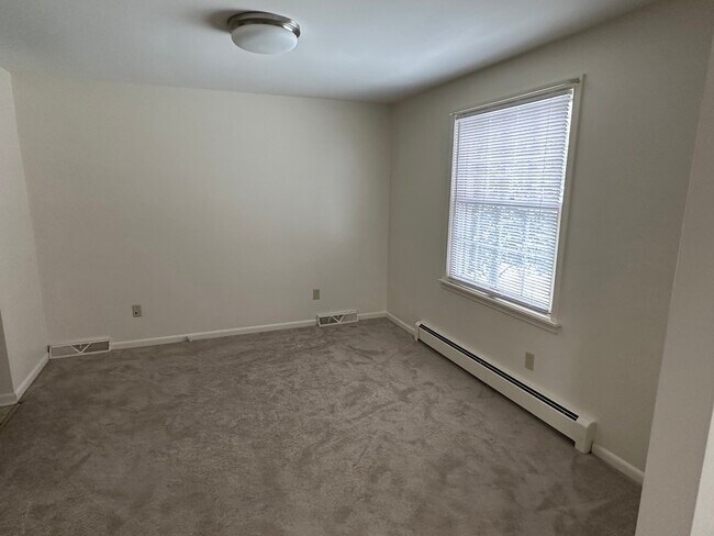 Building Photo - 636 Starin Ave