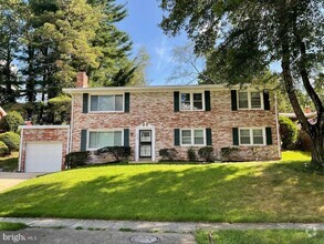 Building Photo - 5103 Acorn Dr