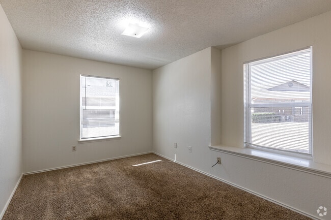 2BR, 2BA - 905SF - Primary Bedroom - Madison Park