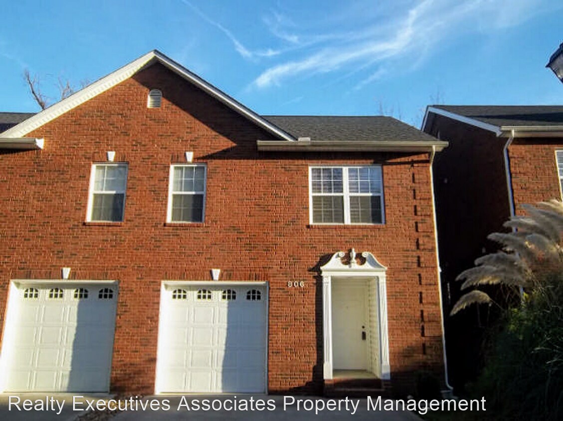 Primary Photo - 2 br, 2.5 bath House - 806 Blue Spruce Way