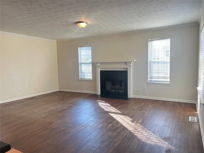 Foto del edificio - 1418 Brookside Manor Ct